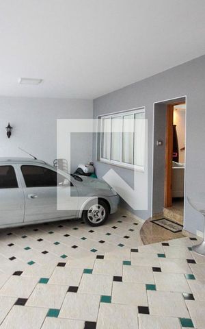 Casa à venda com 120m², 3 quartos e 4 vagas Casa à venda com 120m², 3 quartos e 4 vagasGaragem
