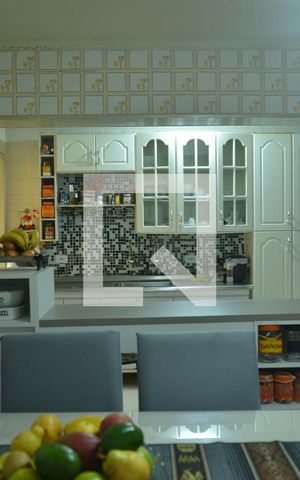 Casa para alugar com 196m², 4 quartos e 2 vagasCozinha