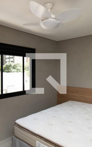 Studio à venda com 24m², 1 quarto e sem vaga Studio à venda com 24m², 1 quarto e sem vagaQuarto, ar condicionado portátil e ventilador de teto