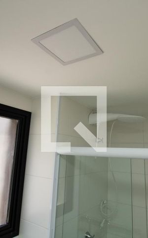 Studio à venda com 24m², 1 quarto e sem vaga Studio à venda com 24m², 1 quarto e sem vagaBanheiro, box, chuveiro e janela