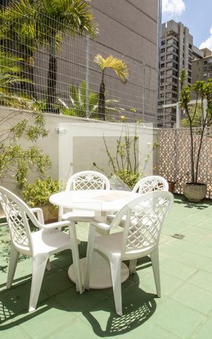 Apartamento à venda com 123m², 4 quartos e 1 vaga Apartamento à venda com 123m², 4 quartos e 1 vagaÁrea comum - Pátio