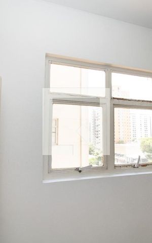 Apartamento à venda com 123m², 4 quartos e 1 vaga Apartamento à venda com 123m², 4 quartos e 1 vagaQuarto de serviço, janela