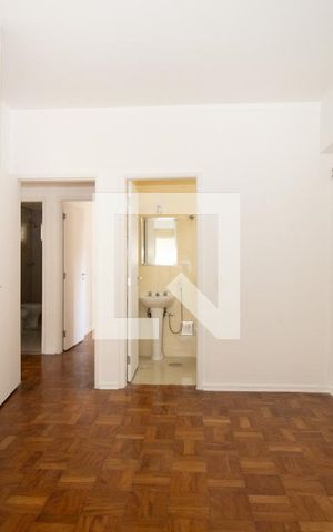 Apartamento à venda com 123m², 4 quartos e 1 vaga Apartamento à venda com 123m², 4 quartos e 1 vagaSuite, vista banheiro