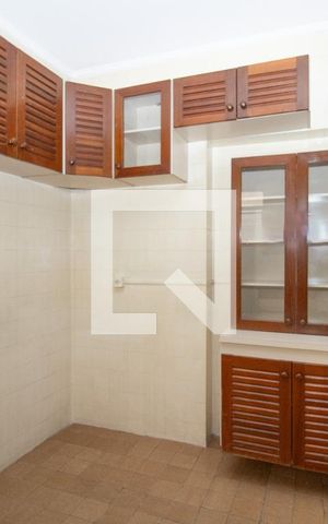 Apartamento à venda com 123m², 4 quartos e 1 vaga Apartamento à venda com 123m², 4 quartos e 1 vagaCozinha, armários