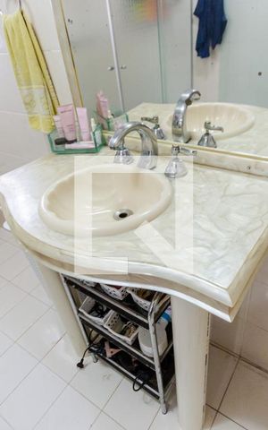 Casa à venda com 240m², 3 quartos e 2 vagas Casa à venda com 240m², 3 quartos e 2 vagasPia