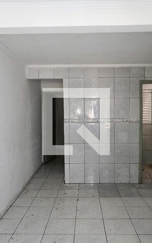 Casa para alugar com 45m², 2 quartos e sem vaga Casa para alugar com 45m², 2 quartos e sem vagaSala