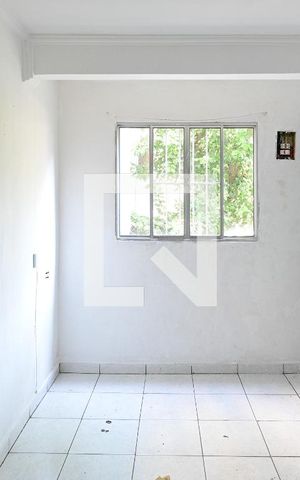 Casa para alugar com 45m², 2 quartos e sem vaga Casa para alugar com 45m², 2 quartos e sem vagaSala
