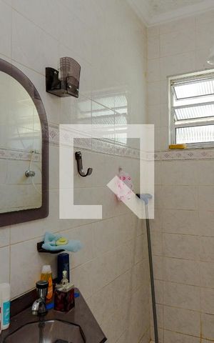 Casa à venda com 165m², 3 quartos e 2 vagas Casa à venda com 165m², 3 quartos e 2 vagasBanheiro suite