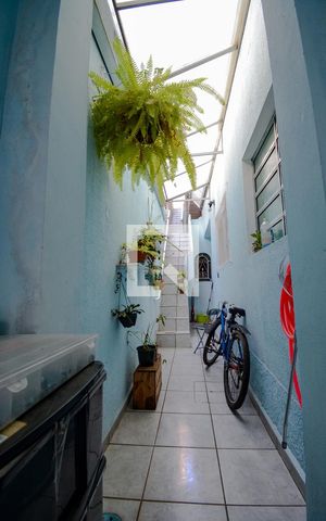 Casa à venda com 165m², 3 quartos e 2 vagas Casa à venda com 165m², 3 quartos e 2 vagasQuintal - lateral casa