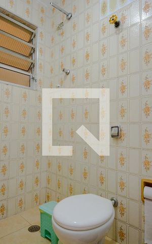Casa à venda com 165m², 3 quartos e 2 vagas Casa à venda com 165m², 3 quartos e 2 vagasBanheiro - quarto de serviço