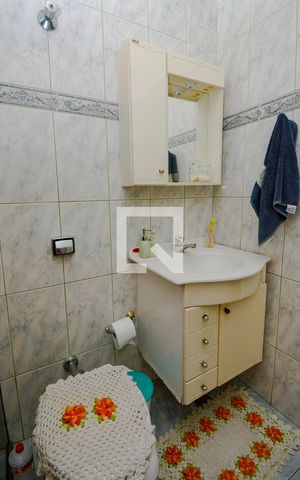 Casa à venda com 165m², 3 quartos e 2 vagas Casa à venda com 165m², 3 quartos e 2 vagasBanheiro - detalhe