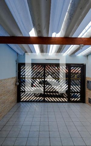 Casa à venda com 165m², 3 quartos e 2 vagas Casa à venda com 165m², 3 quartos e 2 vagasSala - vista