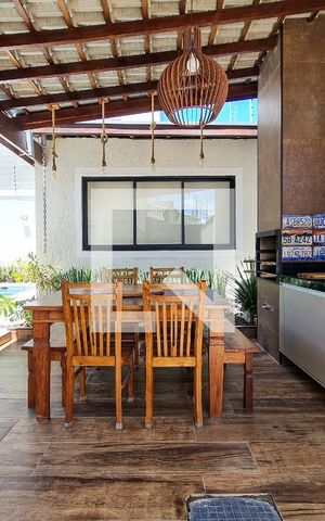 Casa para alugar com 225m², 3 quartos e 5 vagasChurrrasqueira / Piscina