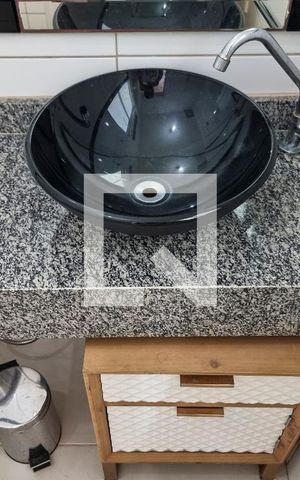 Casa para alugar com 225m², 3 quartos e 5 vagasBanheiro da Suíte 1