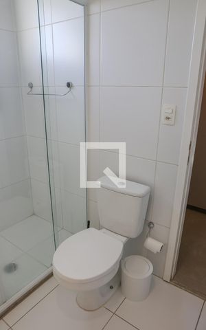 Apartamento para alugar com 66m², 2 quartos e 1 vaga Apartamento para alugar com 66m², 2 quartos e 1 vagaBanheiro da Suíte