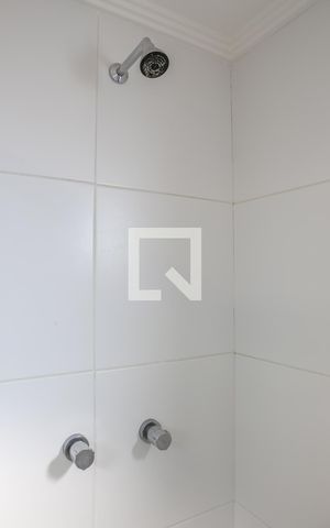 Apartamento para alugar com 66m², 2 quartos e 1 vaga Apartamento para alugar com 66m², 2 quartos e 1 vagaBanheiro da Suíte