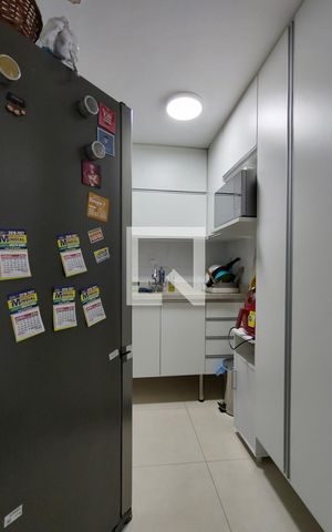 Apartamento à venda com 56m², 2 quartos e 1 vaga Apartamento à venda com 56m², 2 quartos e 1 vagaCozinha - Armários