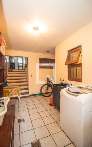 Casa à venda com 300m², 4 quartos e 2 vagasLavanderia