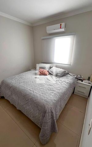 Casa à venda com 225m², 5 quartos e 3 vagas Casa à venda com 225m², 5 quartos e 3 vagasQuarto 1