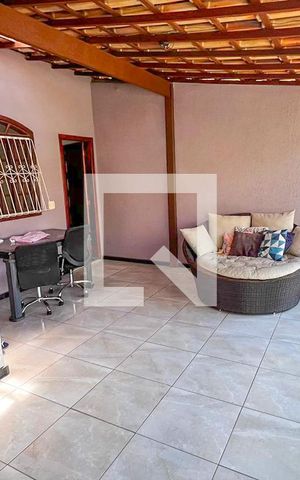 Casa à venda com 225m², 5 quartos e 3 vagas Casa à venda com 225m², 5 quartos e 3 vagasVaranda