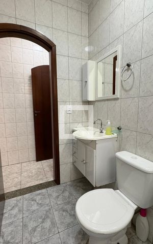 Casa à venda com 150m², 3 quartos e 2 vagasBanheiro