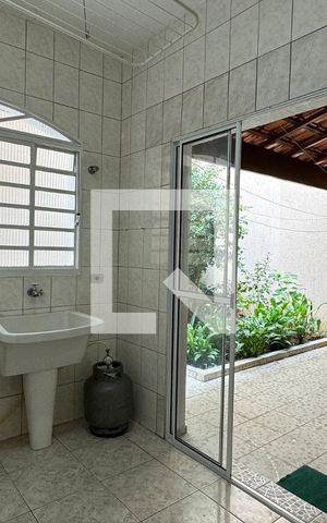 Casa à venda com 150m², 3 quartos e 2 vagasÁrea de Serviço