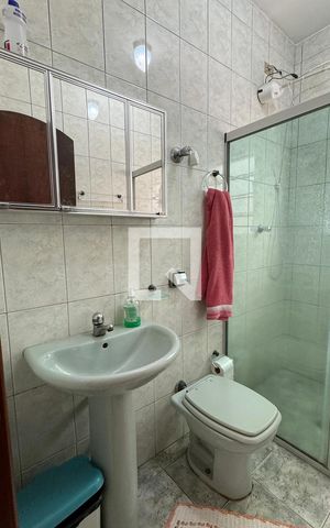 Casa à venda com 150m², 3 quartos e 2 vagasBanheiro Corredor