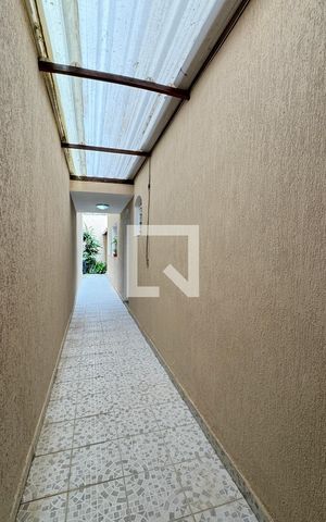 Casa à venda com 150m², 3 quartos e 2 vagasCorredor