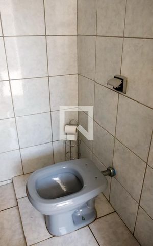 Casa à venda com 210m², 4 quartos e 2 vagas Casa à venda com 210m², 4 quartos e 2 vagasLavabo