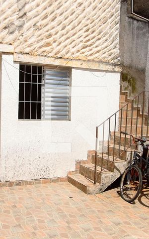 Casa à venda com 210m², 4 quartos e 2 vagas Casa à venda com 210m², 4 quartos e 2 vagasÁrea comum