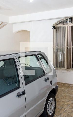 Casa à venda com 210m², 4 quartos e 2 vagas Casa à venda com 210m², 4 quartos e 2 vagasGaragem