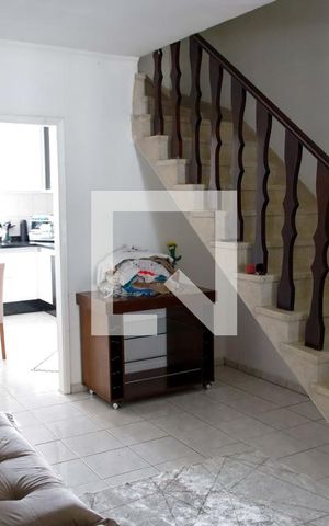 Casa à venda com 210m², 4 quartos e 2 vagas Casa à venda com 210m², 4 quartos e 2 vagassala