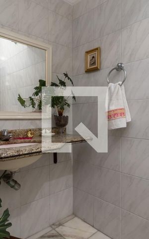 Casa para alugar com 200m², 4 quartos e 4 vagasBanheiro 2