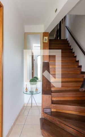 Casa para alugar com 200m², 4 quartos e 4 vagasCorredor de Entrada