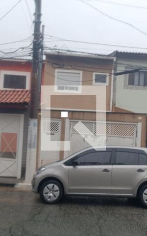 Casa à venda com 200m², 2 quartos e 4 vagas Casa à venda com 200m², 2 quartos e 4 vagasFachada