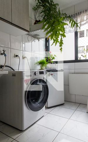 Apartamento à venda com 164m², 3 quartos e 2 vagas Apartamento à venda com 164m², 3 quartos e 2 vagasÁrea de Serviço