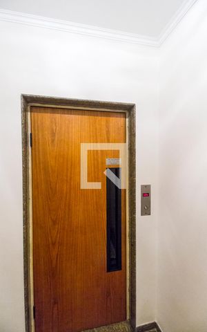 Apartamento à venda com 164m², 3 quartos e 2 vagas Apartamento à venda com 164m², 3 quartos e 2 vagasEntrada