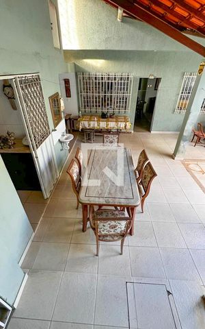 Casa à venda com 360m², 3 quartos e 2 vagasVaranda