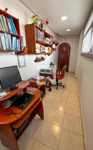 Casa à venda com 360m², 3 quartos e 2 vagasCorredor