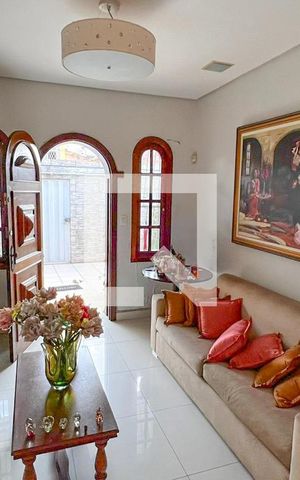 Casa à venda com 360m², 3 quartos e 2 vagasSala