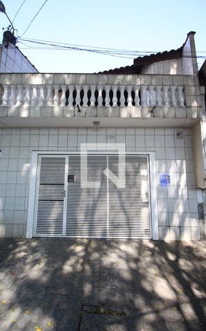 Casa à venda com 196m², 3 quartos e 2 vagasFachada
