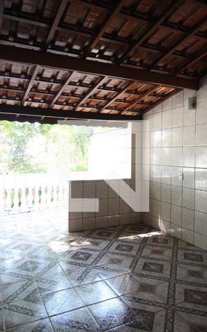 Casa à venda com 196m², 3 quartos e 2 vagasVaranda