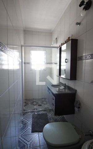 Casa à venda com 196m², 3 quartos e 2 vagasBanheiro Suite 1