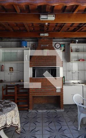 Casa à venda com 196m², 3 quartos e 2 vagasChurrasqueira