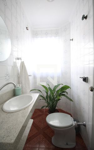 Casa à venda com 196m², 3 quartos e 2 vagasBanheiro