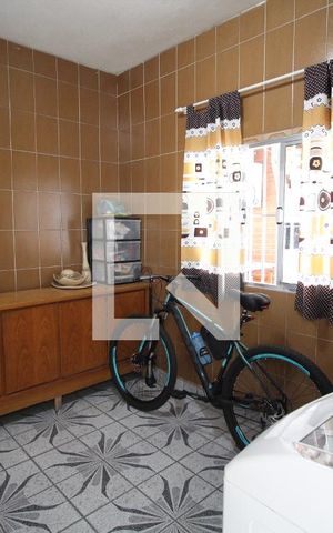 Casa à venda com 196m², 3 quartos e 2 vagasÁrea de Serviço