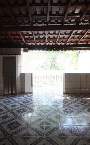 Casa à venda com 196m², 3 quartos e 2 vagasVaranda