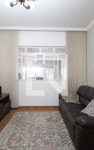 Casa à venda com 196m², 3 quartos e 2 vagasSala