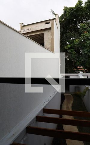 Casa à venda com 190m², 3 quartos e 4 vagasSacada Suíte 2