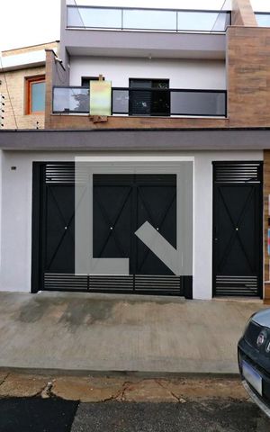 Casa à venda com 190m², 3 quartos e 4 vagasFachada